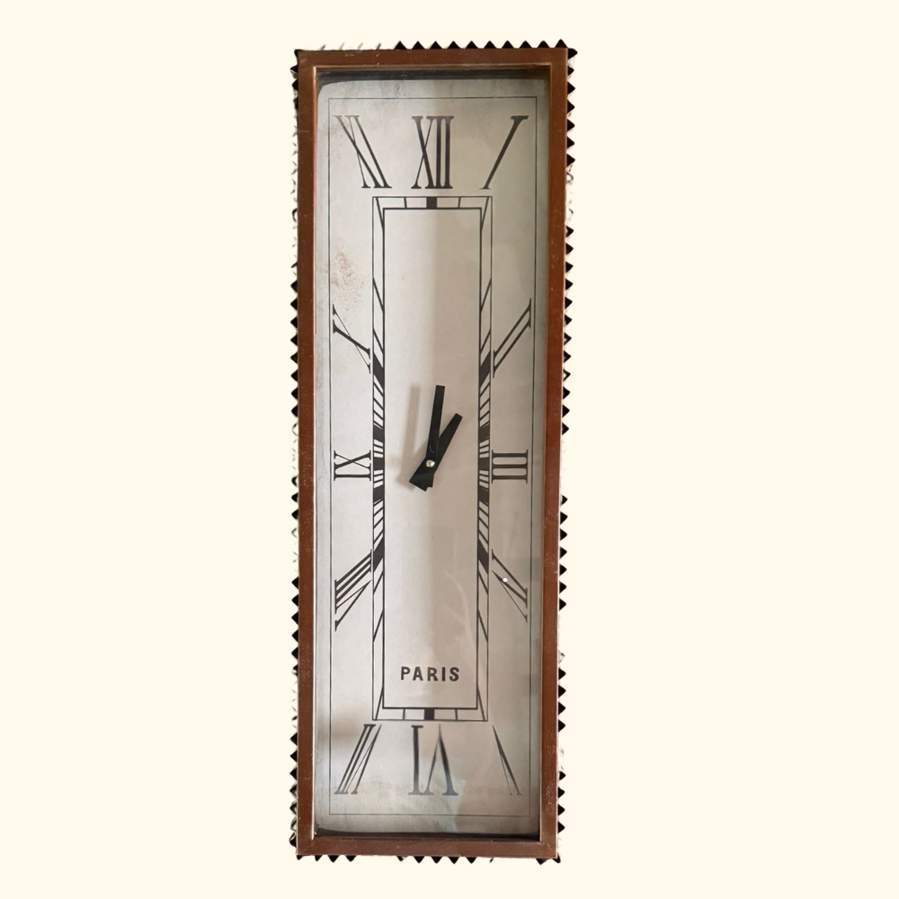 reloj-rectangular-con-acabado-dentado-a071068.jpg Reloj rectangular con acabado dentado - Imagen 1