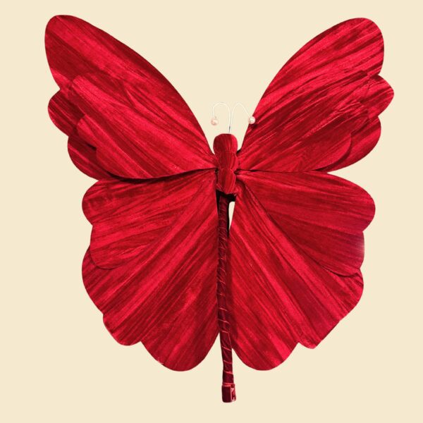 Mariposa roja grande